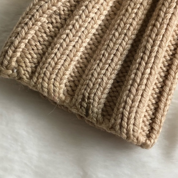 Banana Republic Cable Knit Sweater - Picture 5 of 6